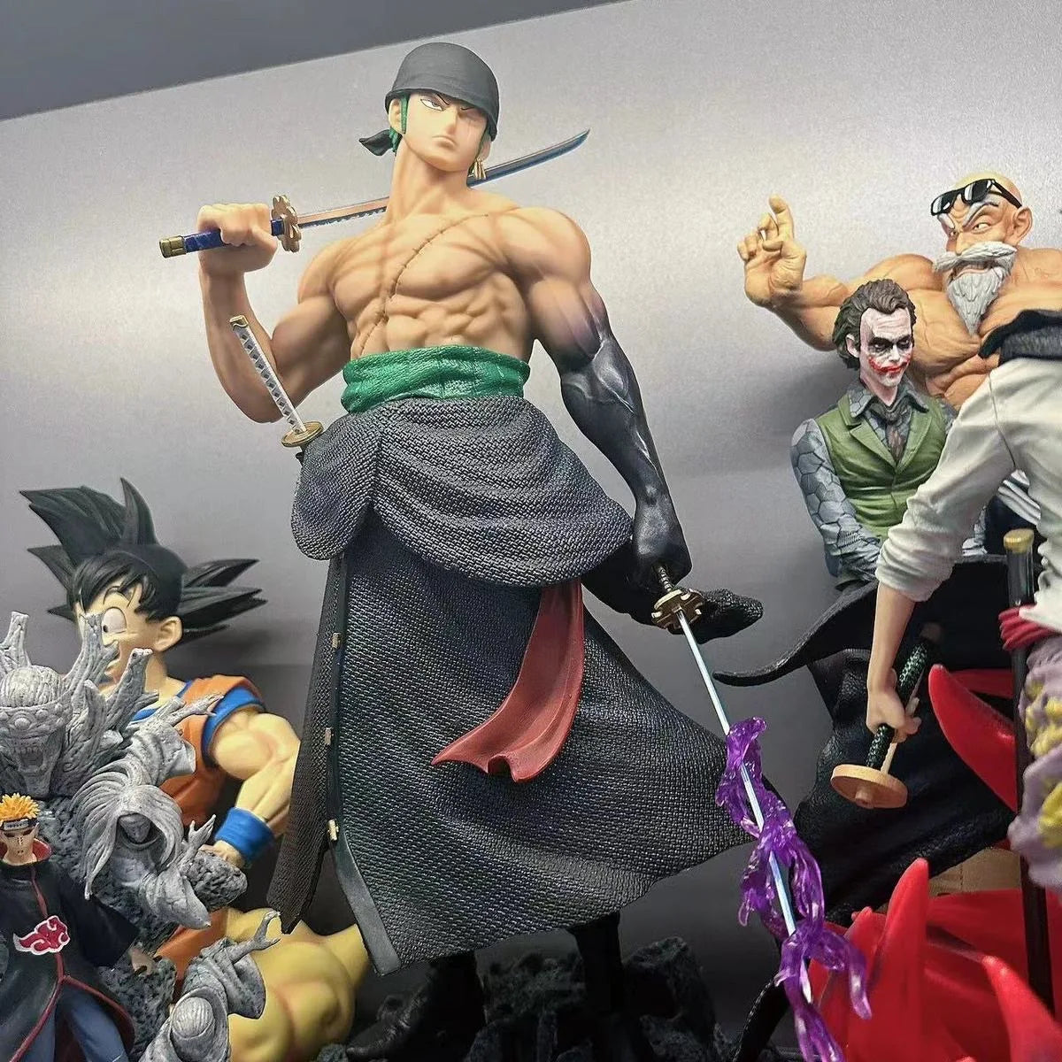 One Piece Anime Large 50cm Five-Headed Eagle Carrying Knife Domineering Zoro Collectible Statue Model Figure Ornament Gifts One Piece Anime Large 50cm Five-Headed Eagle Carrying Knife Domineering Zoro Collectible Statue Model Figure Ornament Gifts
